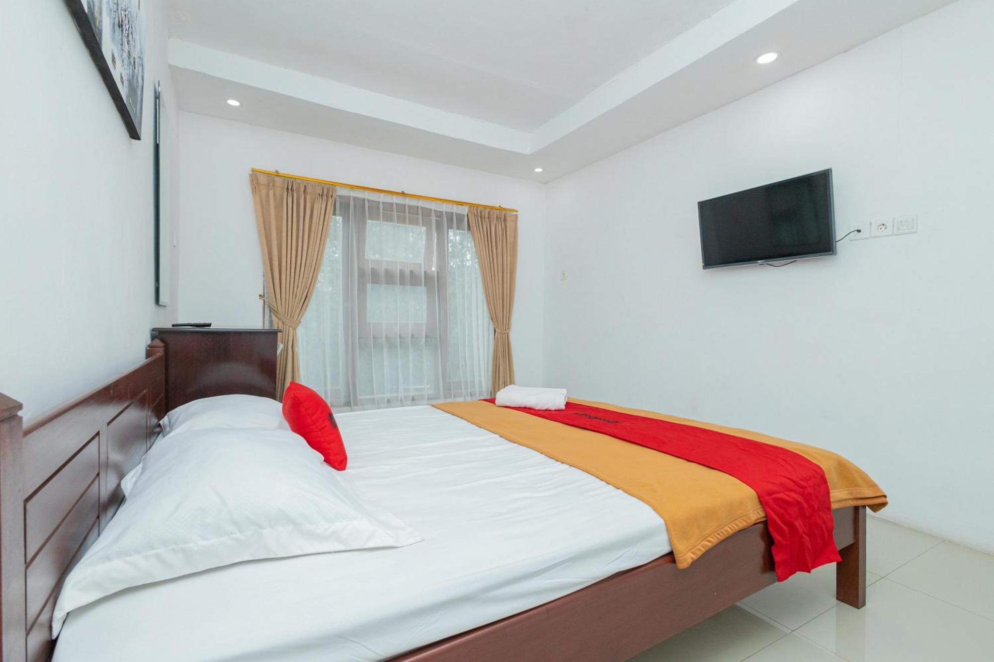 Reddoorz Syariah At Wisma Djokorio Poncokusumo Μαλάνγκ Εξωτερικό φωτογραφία