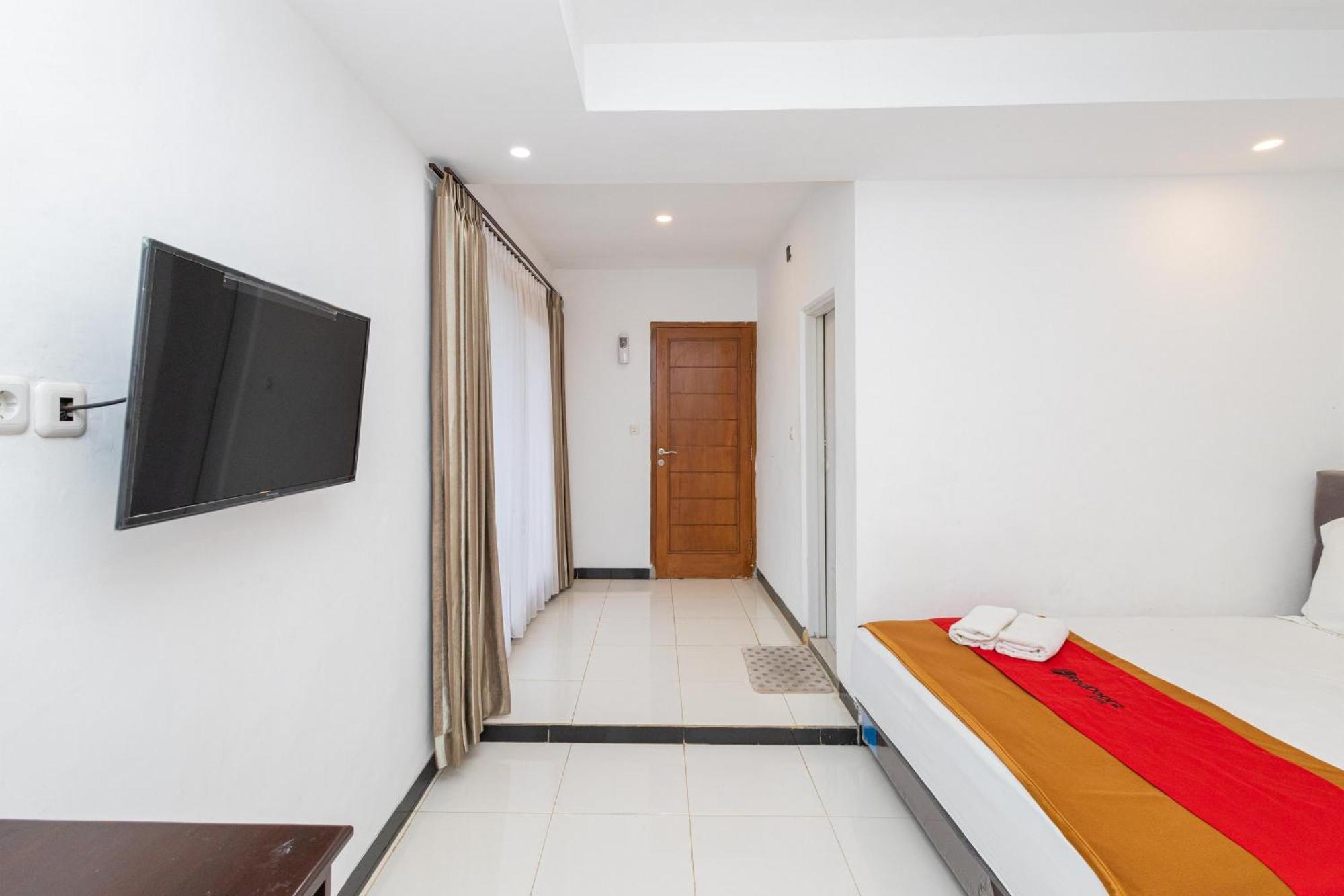 Reddoorz Syariah At Wisma Djokorio Poncokusumo Μαλάνγκ Εξωτερικό φωτογραφία